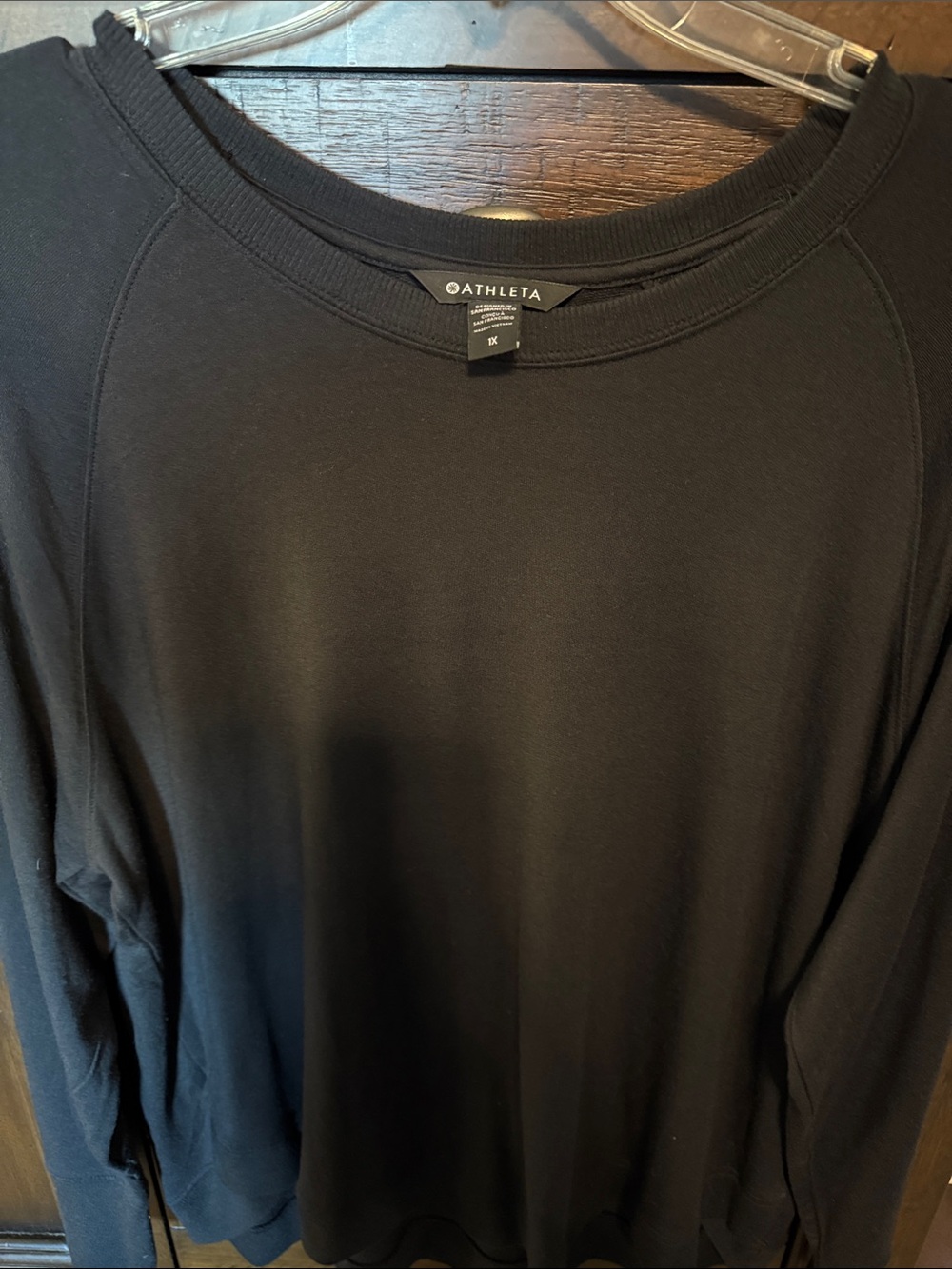 Athleta Black Long-Sleeve Crewneck Sweatshirt